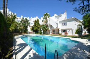 Apartment for long term rent in Rocamar, Marbella Golden Mile