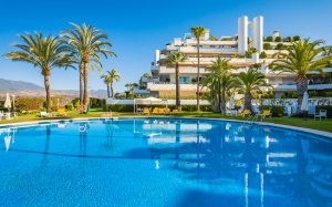 Stylish ground-floor apartment in Las Lomas del Marbella Club, on Marbella's Golden Mile