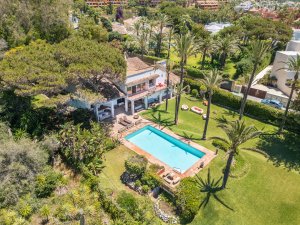 Seafront Villa for Summer Rentals