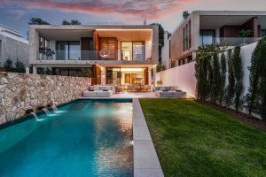 EXCLUSIVE VILLA WITH PRIVATE POOL, JACUZZI & OUTDOOR CINEMA ON MARBELLA’S GOLDEN MILE