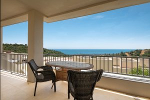 Impresionante apartamento con vistas panorámicas en Altos de Los Monteros