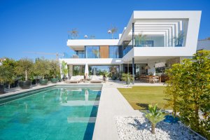 Villa for short term rent in Marbesa, Marbella East