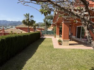 Casa adosada con jardín privado en Santa Clara Golf