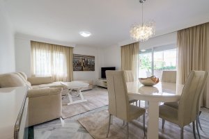 Apartamento Planta Baja en alquiler vacacional en La Dama de Noche, Nueva Andalucia