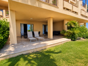 Planta baja con jardín y gran terraza