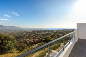 CASA PAREADA TOTALMENTE RENOVADA EN 2020 CON VISTAS PANORÁMICAS