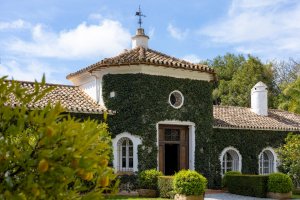 Villa El Almendral, una urbanización exclusiva en el Marbella Hill Club