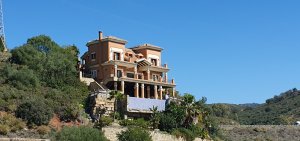 Villa En alquiler en El Rosario, Marbella Este